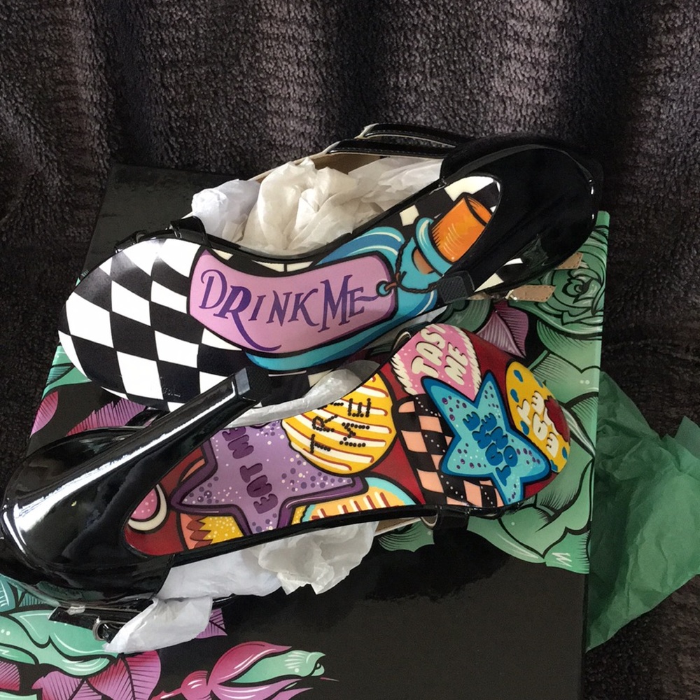 Shoes - Picture 4 of 4